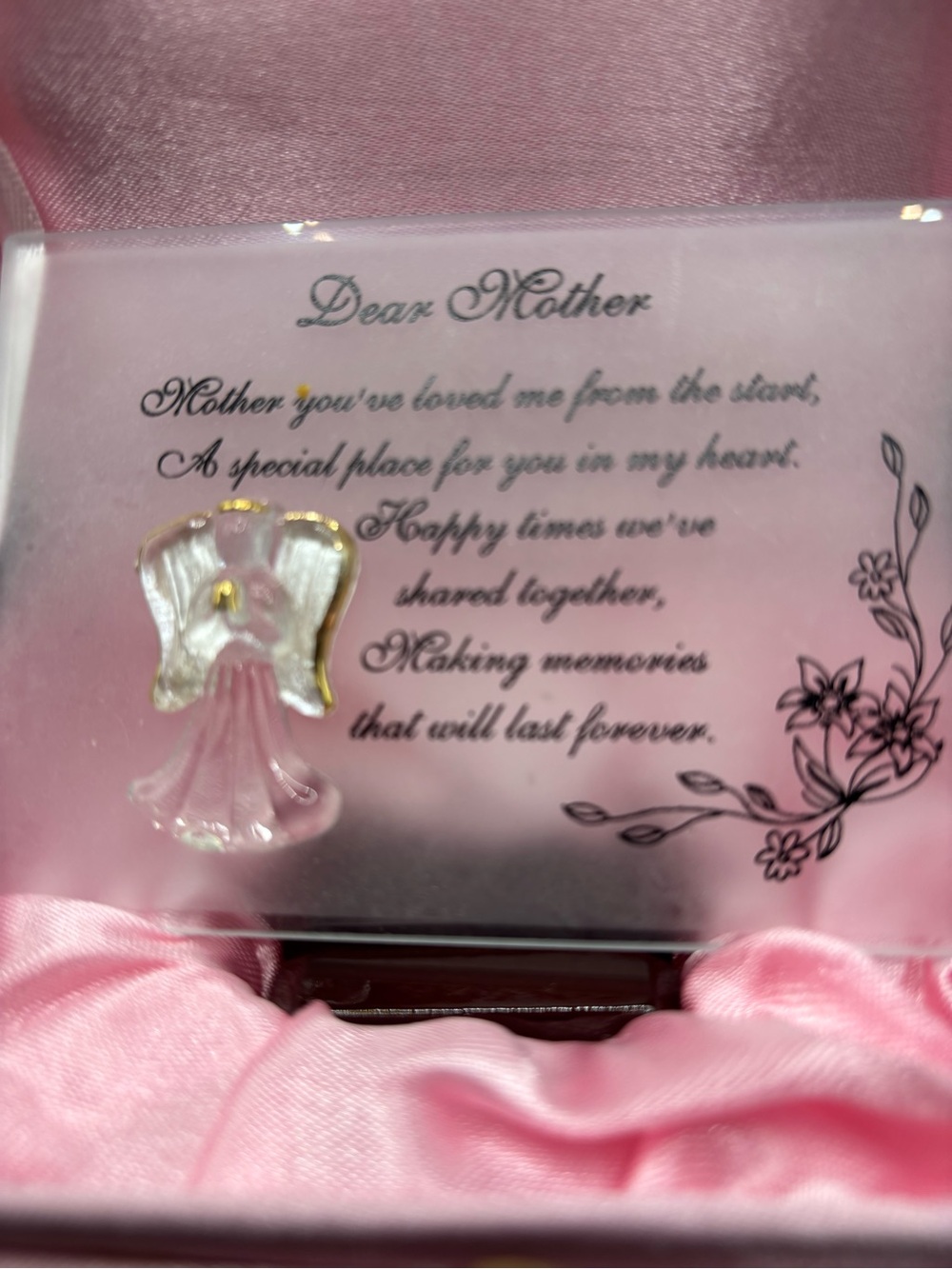 Glass 'Dear Mother' Sentimental Plaque with Angel Accent - Pink - Picture 2 of 7